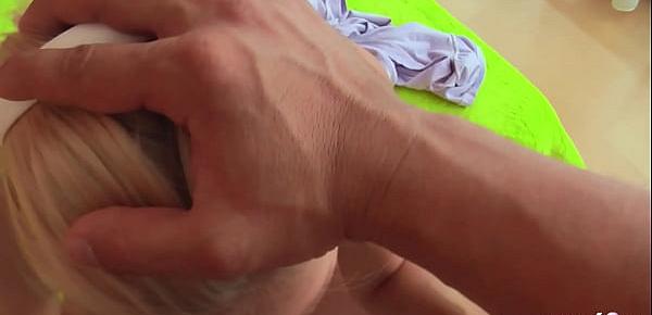Auf Spielplatz mitgenommen und hart gefickt - POV Pickup Sex mit deutschem Teen